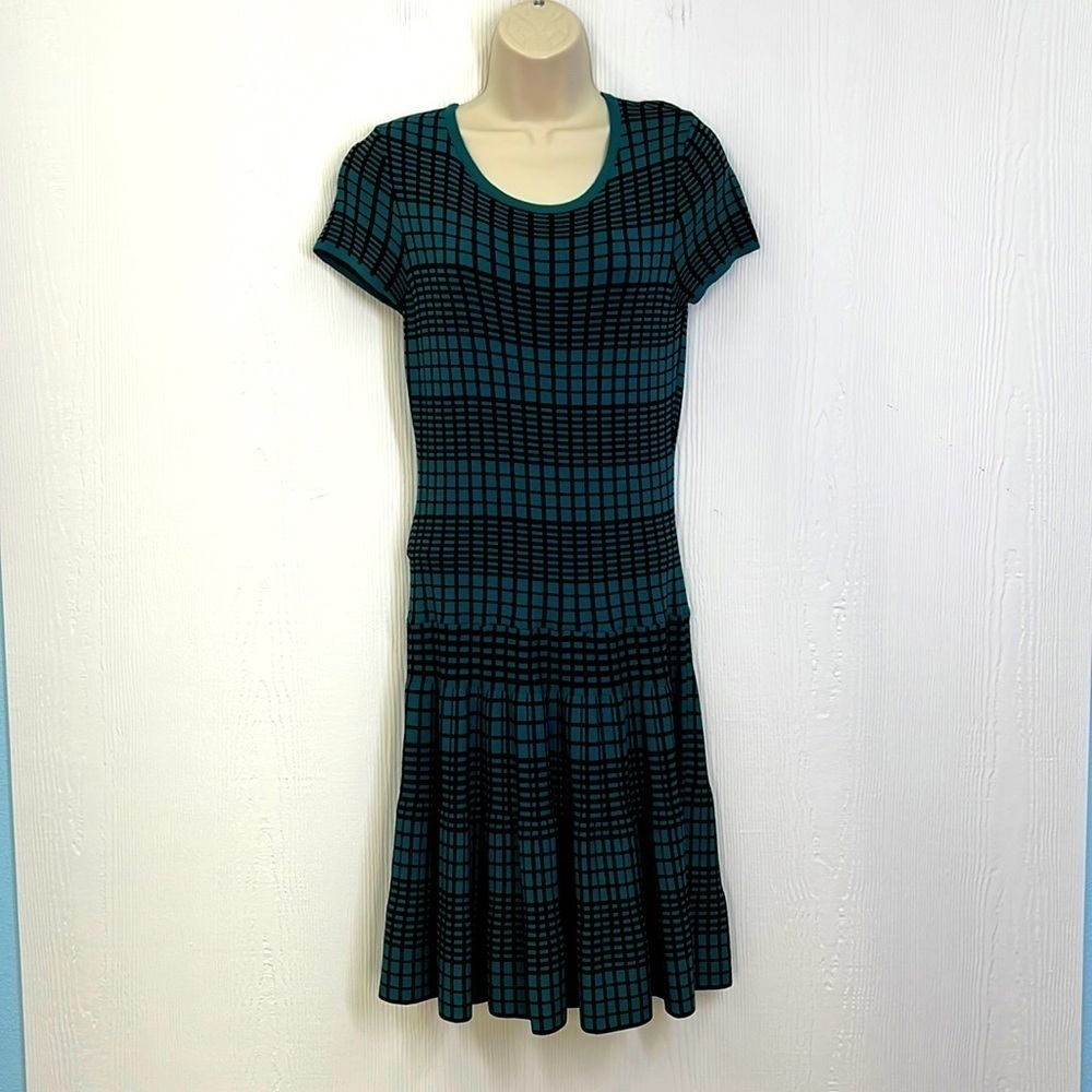 Romeo & Juliet Couture - Nwt Emerald & Black Plaid Peplum Midi Dress Size Small
